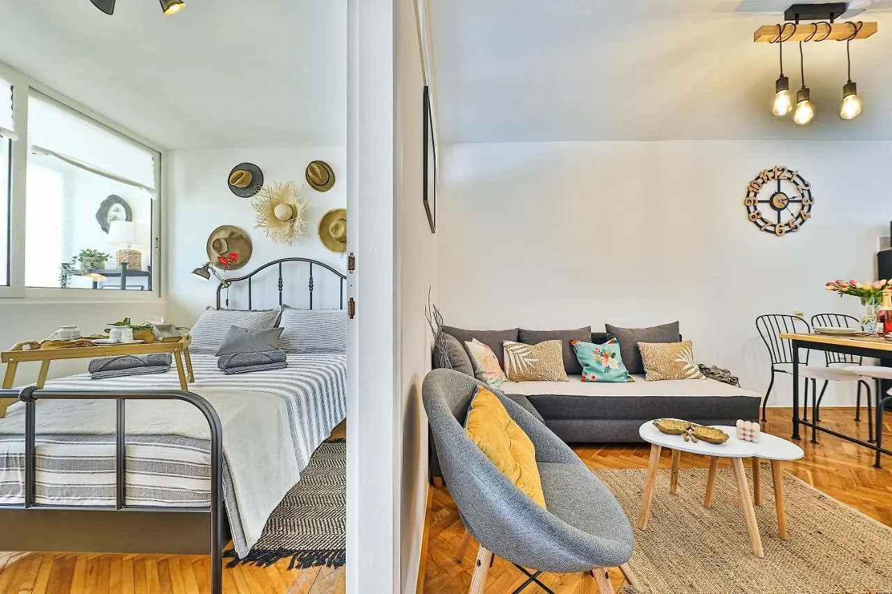 Cozy Apartment With Top View Split 0*,