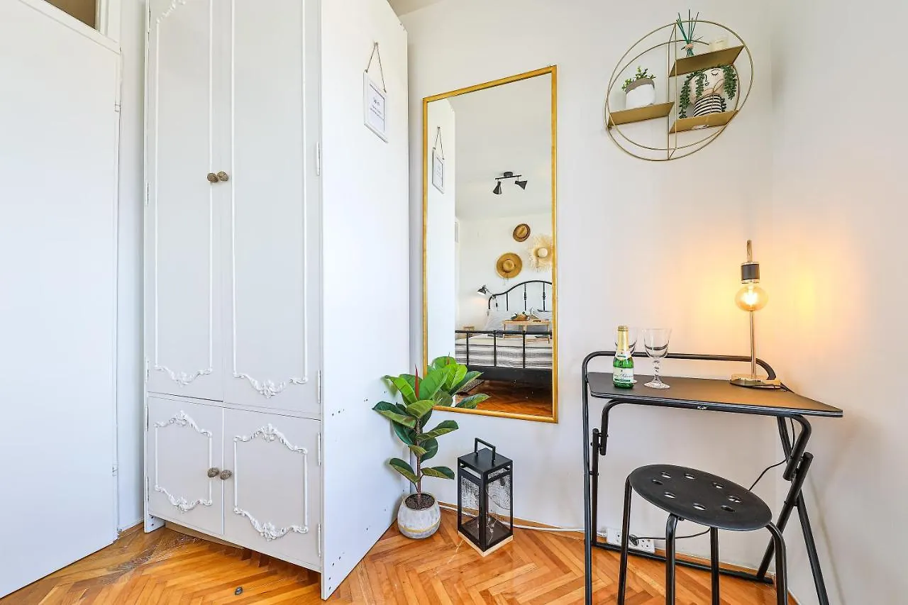 Cozy Apartment With Top View Split
